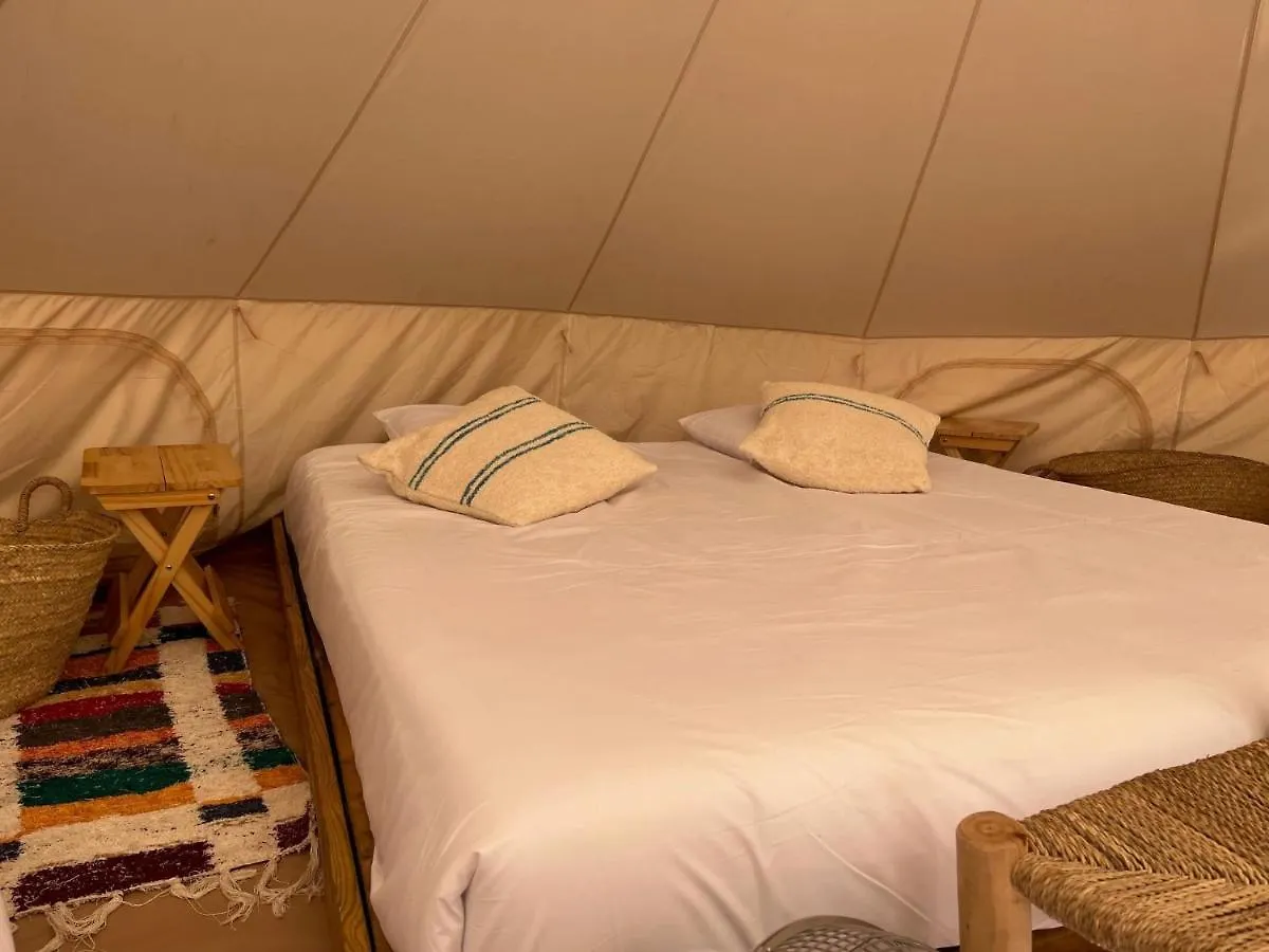 **  Camping 3 Estrellas Costa Brava Vall-Llobrega Spanje